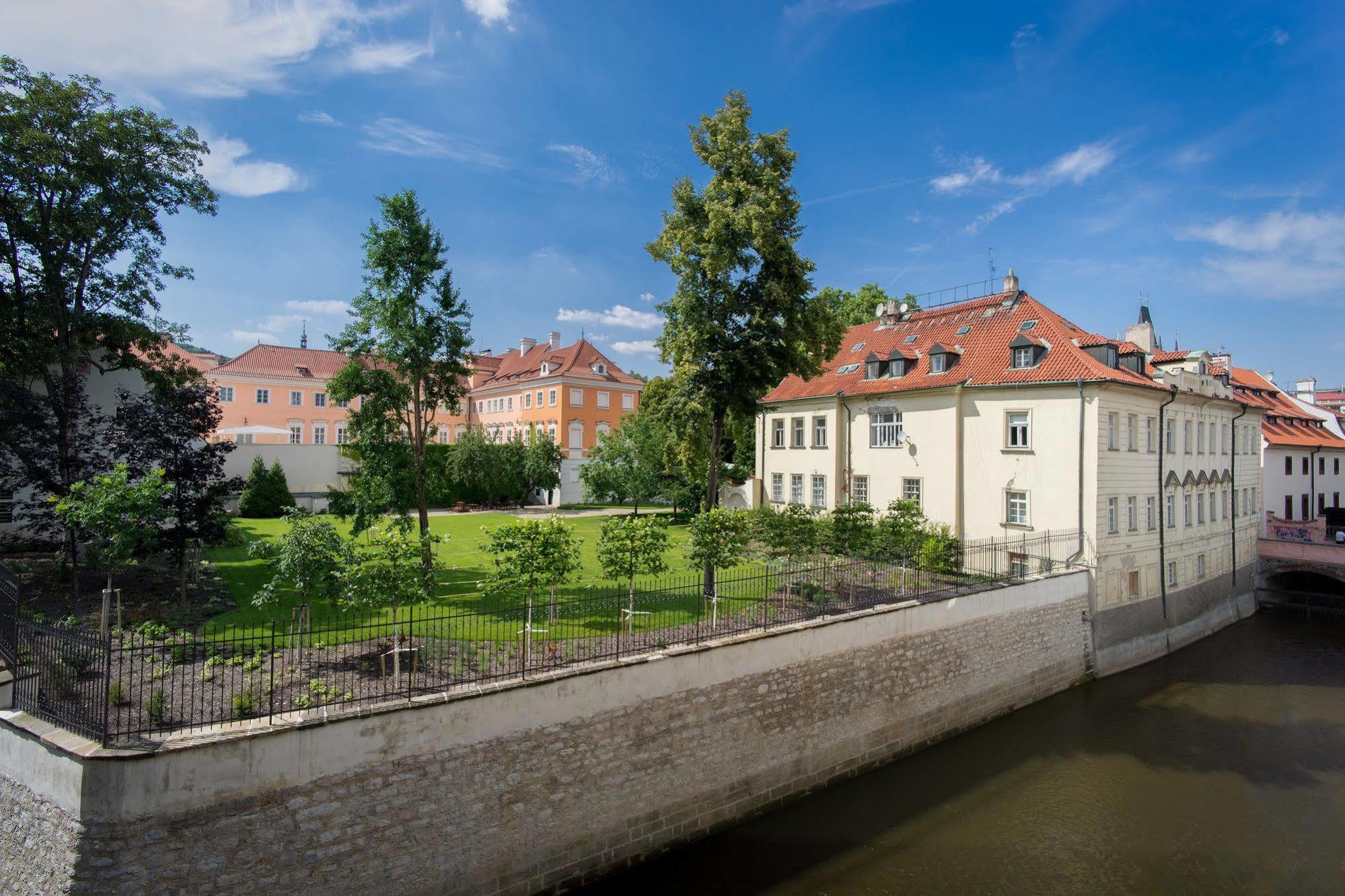 Pytloun Kampa Garden Hotel Praga